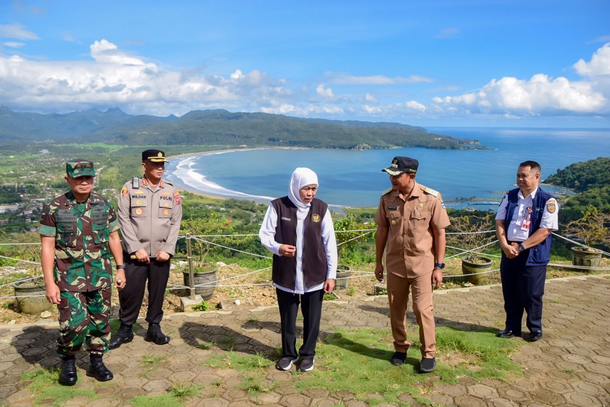Gubernur Khofifah terpesona keindahan wisata Sentono Gentong Pacitan