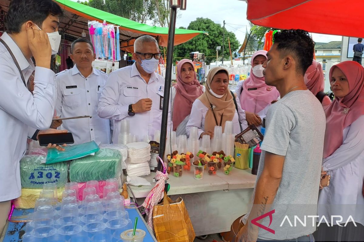 Mengandung nitrogen, Dinkes Pasbar dan BPOM awasi makanan es ciki ngebul