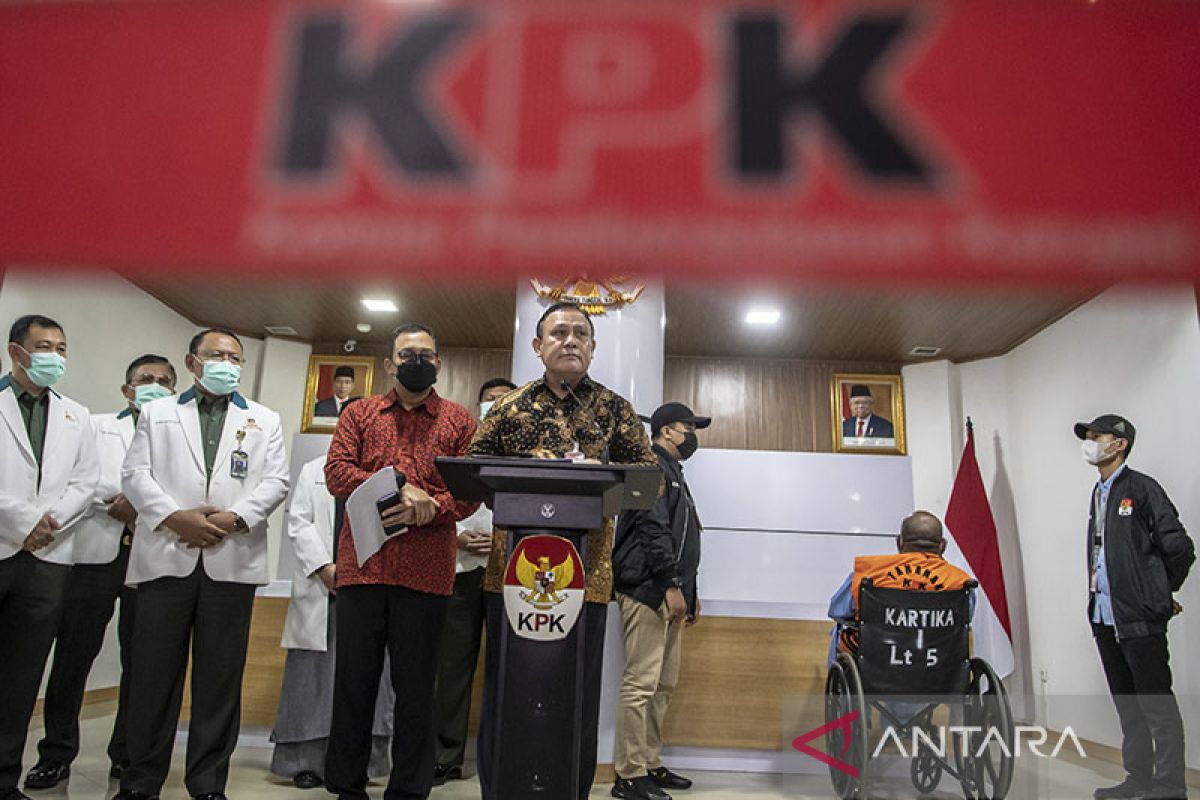 KPK menahan Lukas Enembe