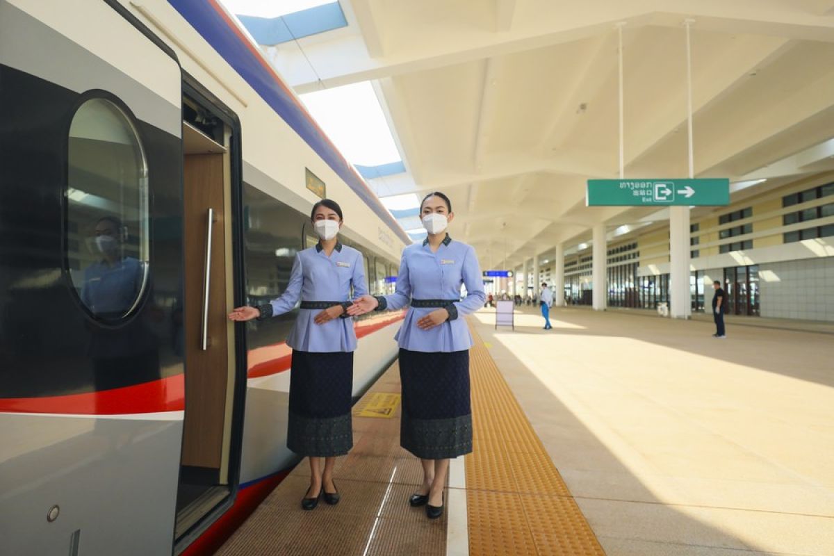Jalur Kereta China-Laos catat pertumbuhan volume penumpang dan kargo