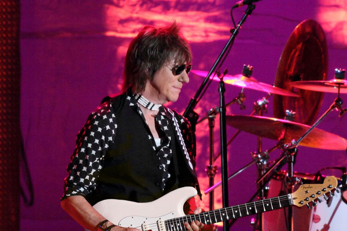 Gitaris legendaris  Jeff Beck tutup usia
