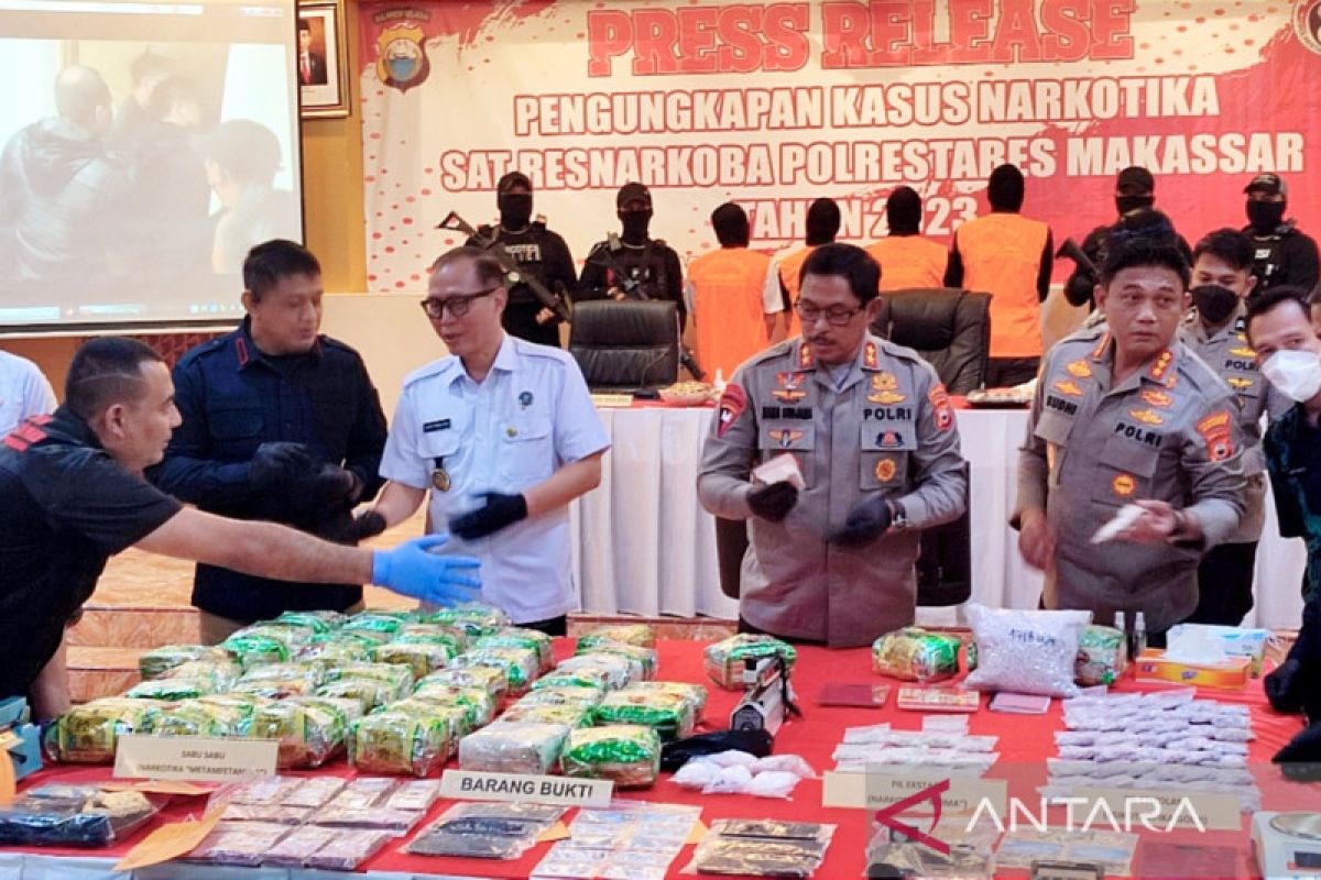 Polrestabes Makassar rilis kasus peredaran 43,6 kilogram sabu-sabu