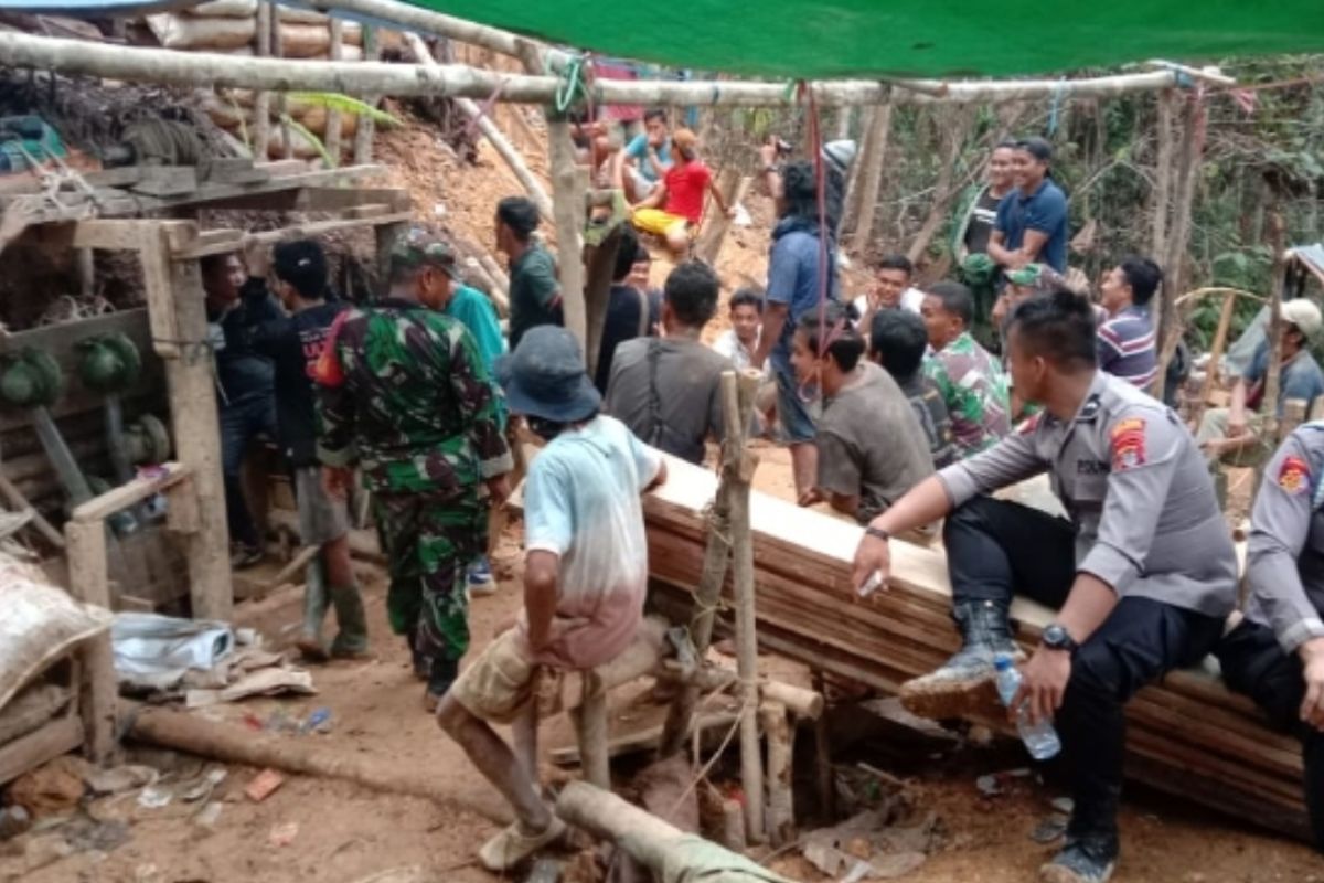 Seorang anggota TNI tewas di tambang emas ilegal Sekatak