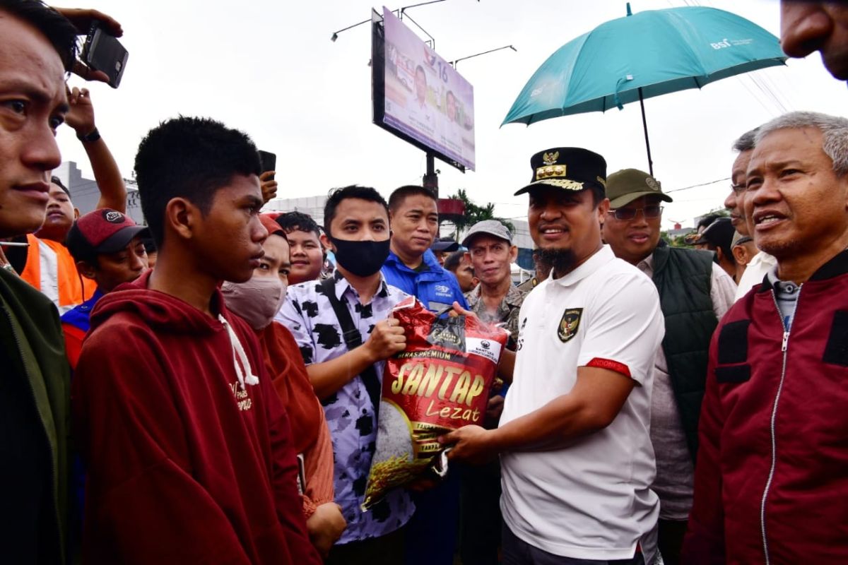 Indonesia Indicator : Gubernur Sulsel  masuk Top 3 politisi muda tervokal
