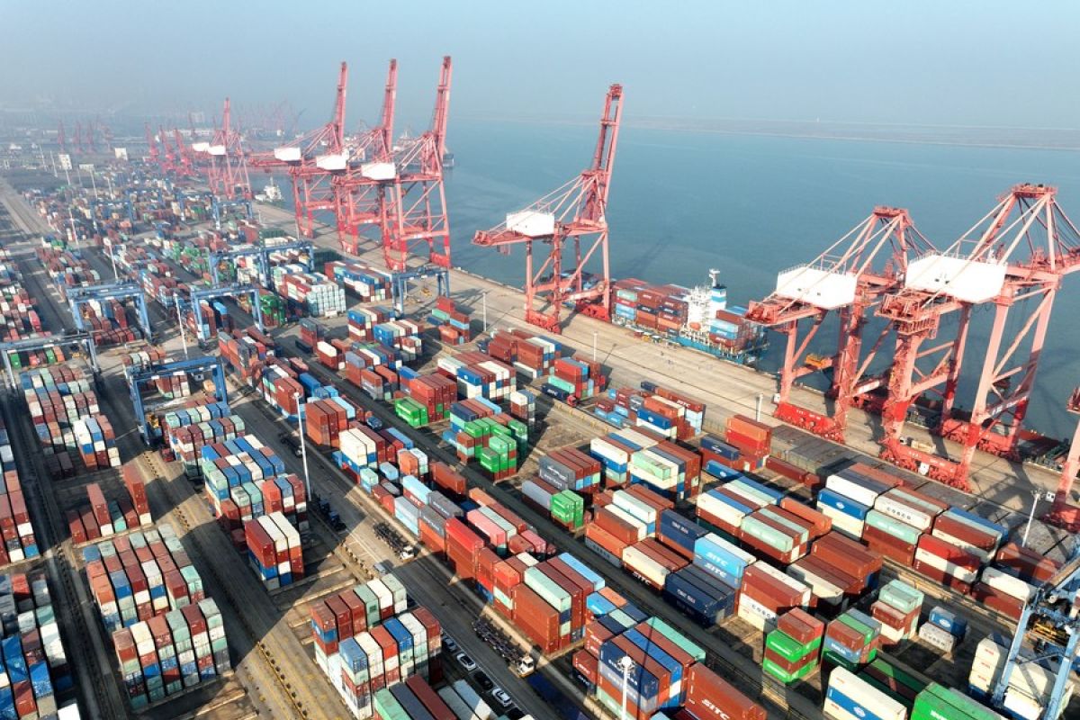 Perdagangan luar negeri China naik 7,7 persen di 2022 catat rekor baru