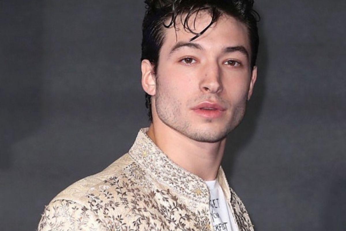 Sutradara film "The Flash" masih inginkan Ezra Miller tampil