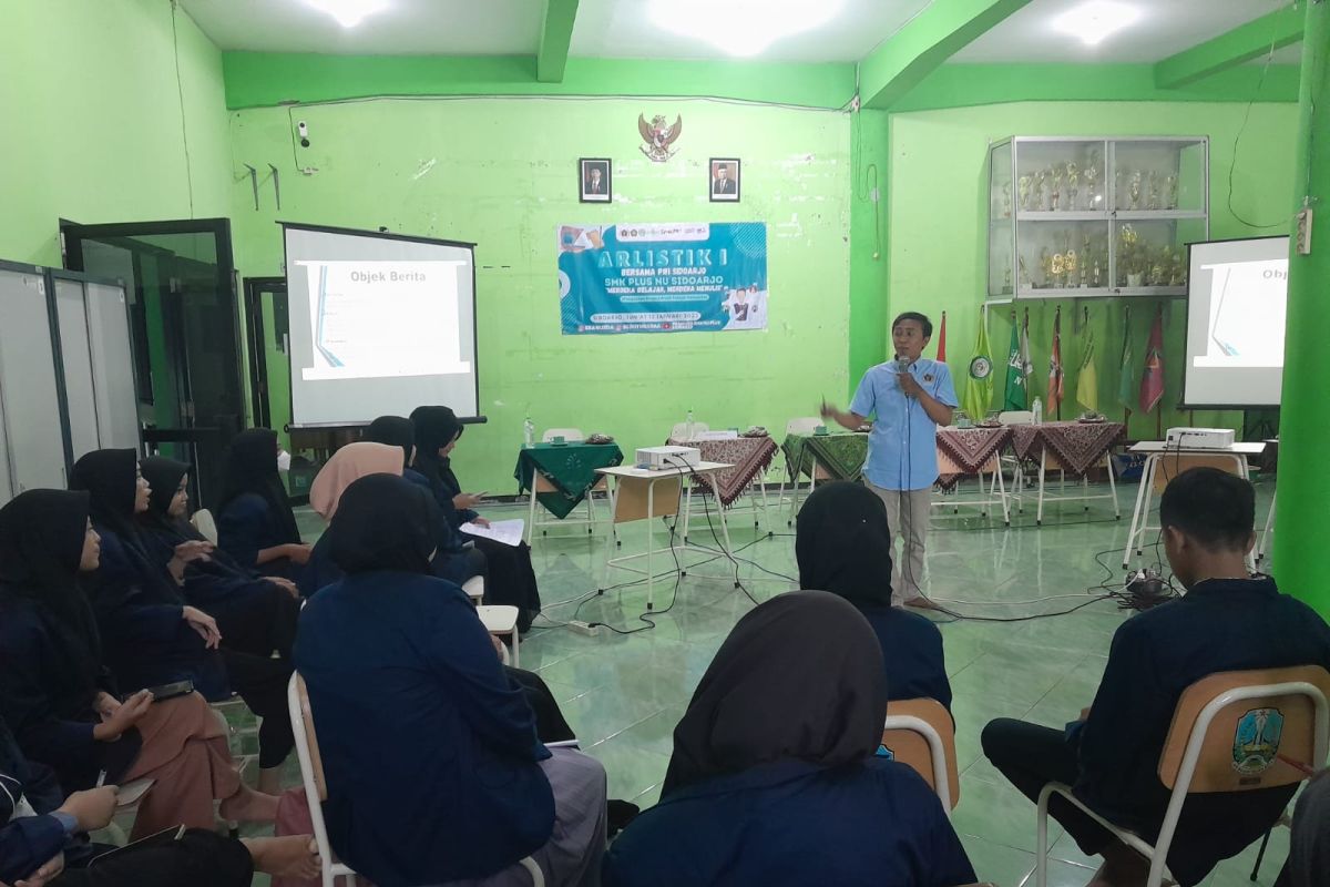 PWI Sidoarjo gelar safari jurnalistik di SMK Plus NU Sidoarjo