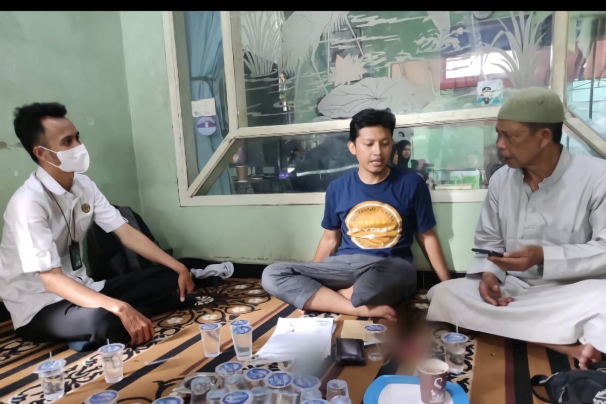 Petugas Jasa Raharja Samsat Gerai Sepatan survei ahli waris korban kecelakaan di Tangerang