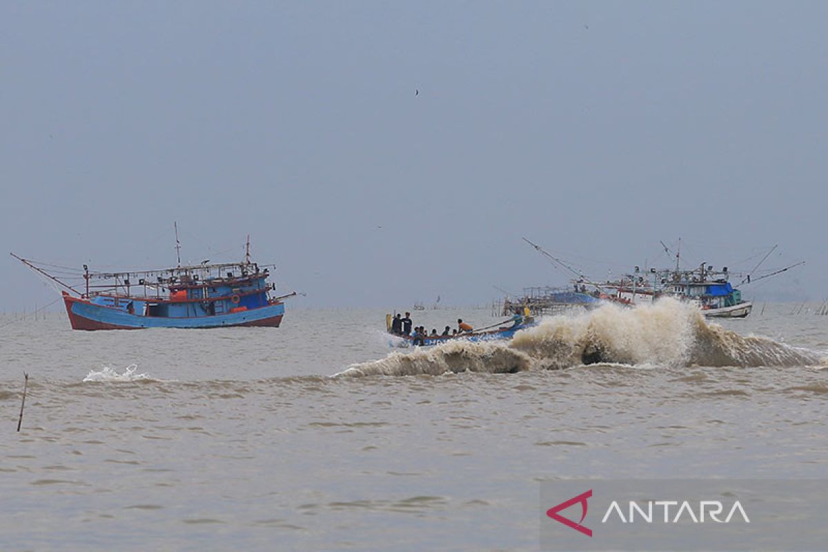 BMKG: Waspadai gelombang tinggi di beberapa perairan Indonesia