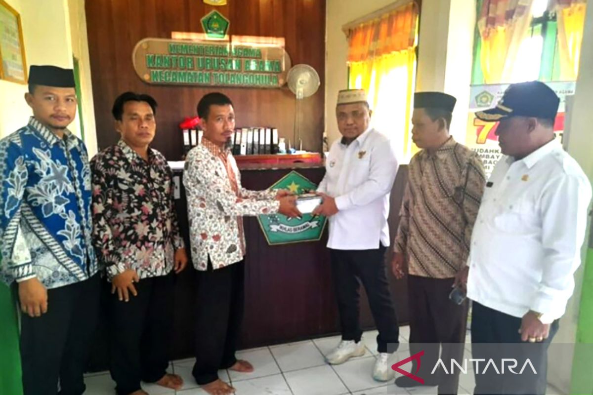 Wakil Bupati Gorontalo serahkan bantuan 1.000 buku Iqro