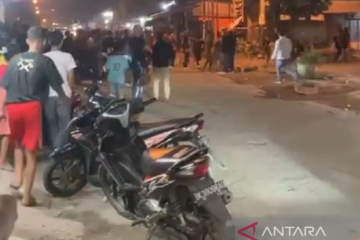 Dua ormas bentrok di Deliserdang, satu unit ruko rusak