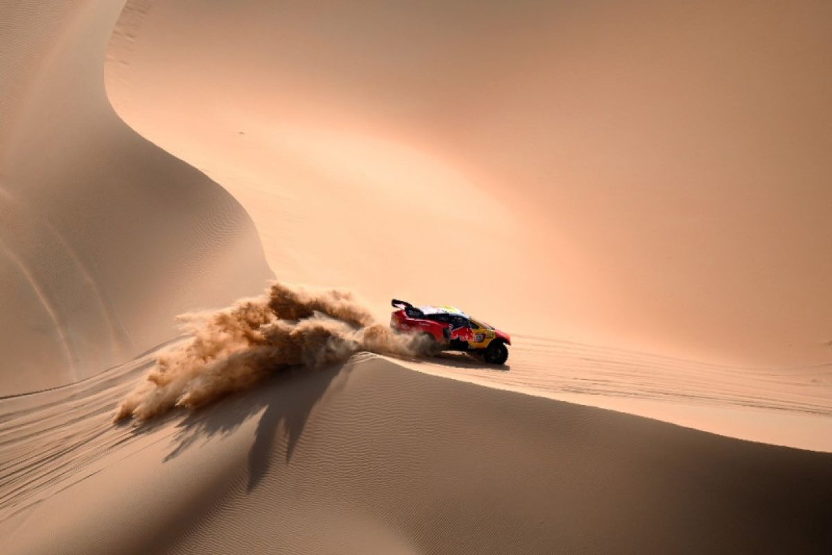 Dakar 2023: Loeb cetak rekor menang enam etape beruntun, Al-Attiyah menuju juara