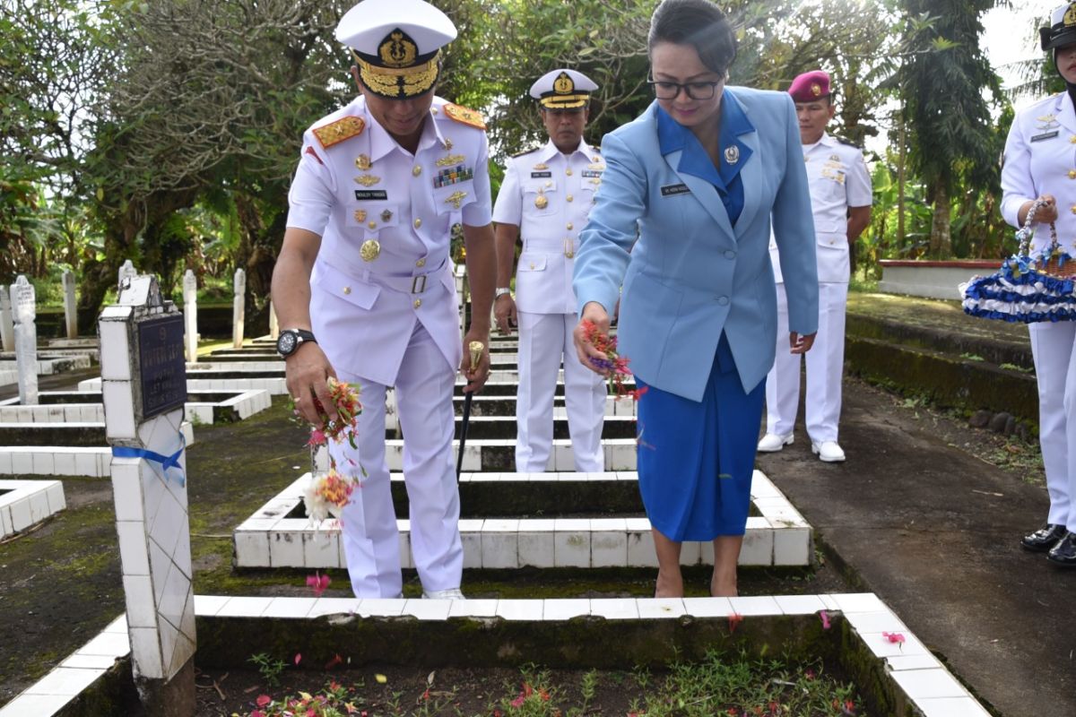 Lantamal VIII ziarah ke TMP peringati Hari Dharma Samudera