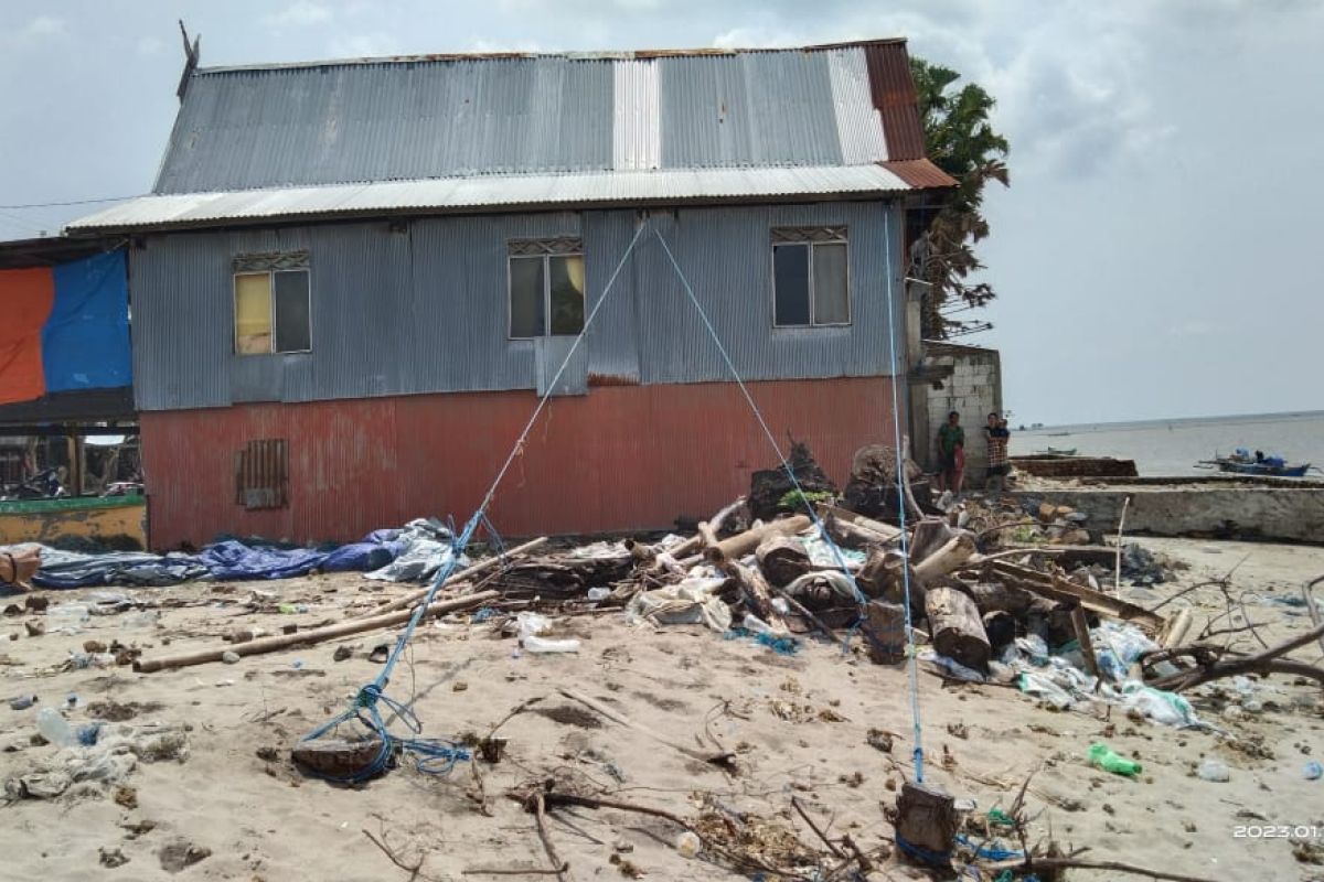 Ratusan rumah di pesisir pantai Jeneponto Sulsel terancam abrasi