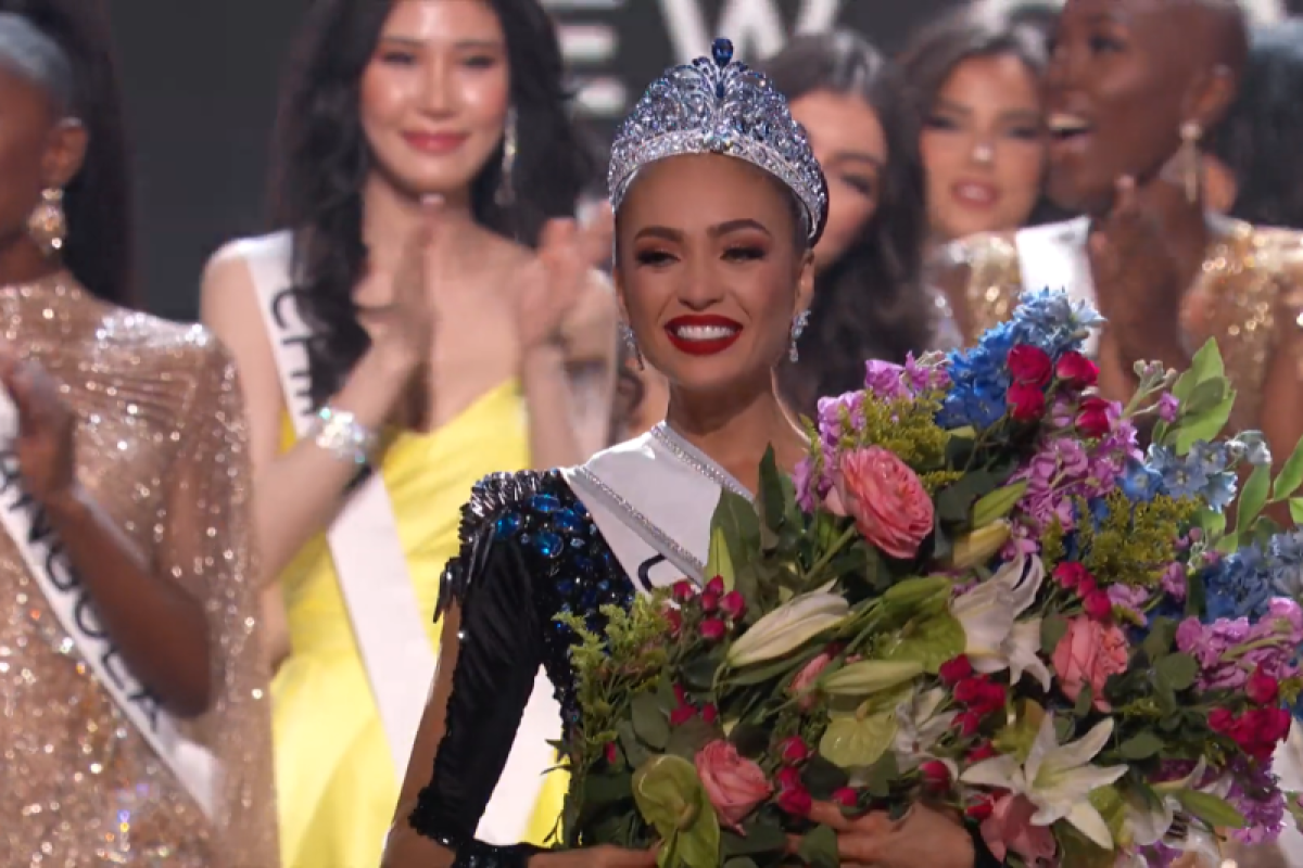 Miss USA R'Bonney Gabriel dinobatkan sebagai Miss Universe yang baru