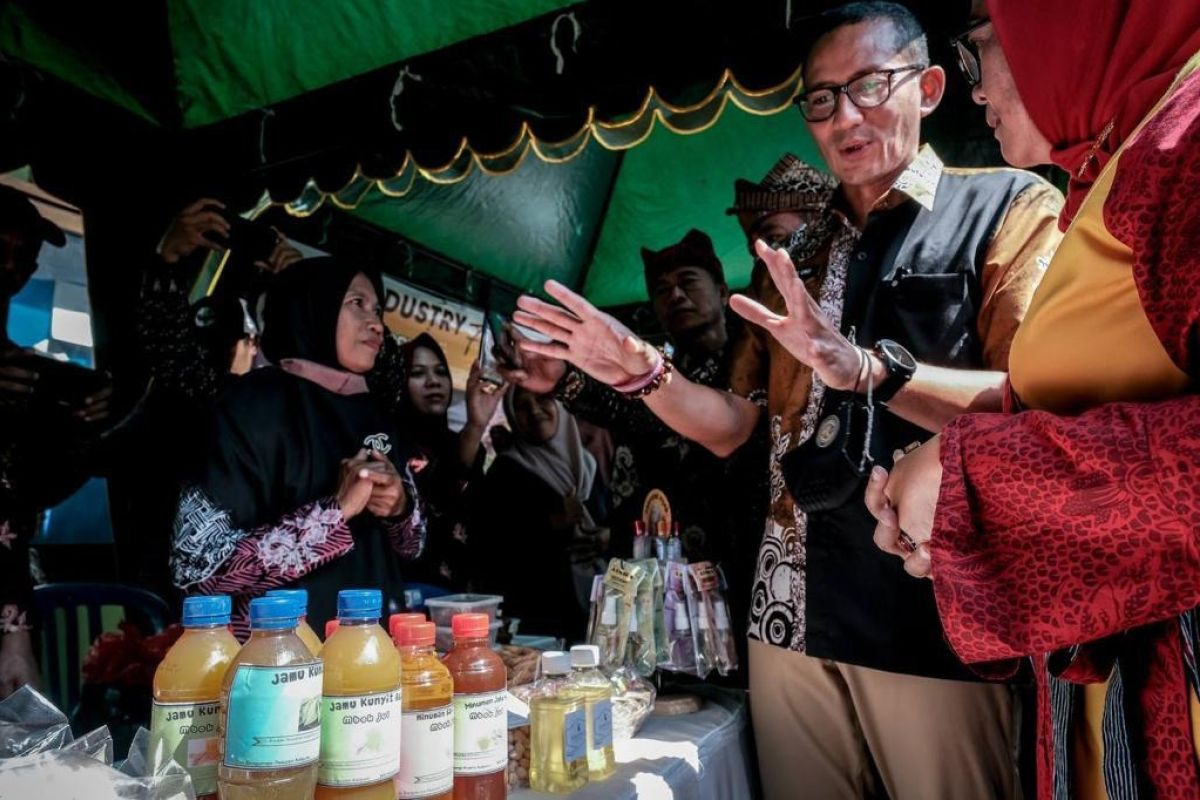 Menparekraf sebut pengembangan Banyuwangi bisa diintegrasikan dengan Bali Barat