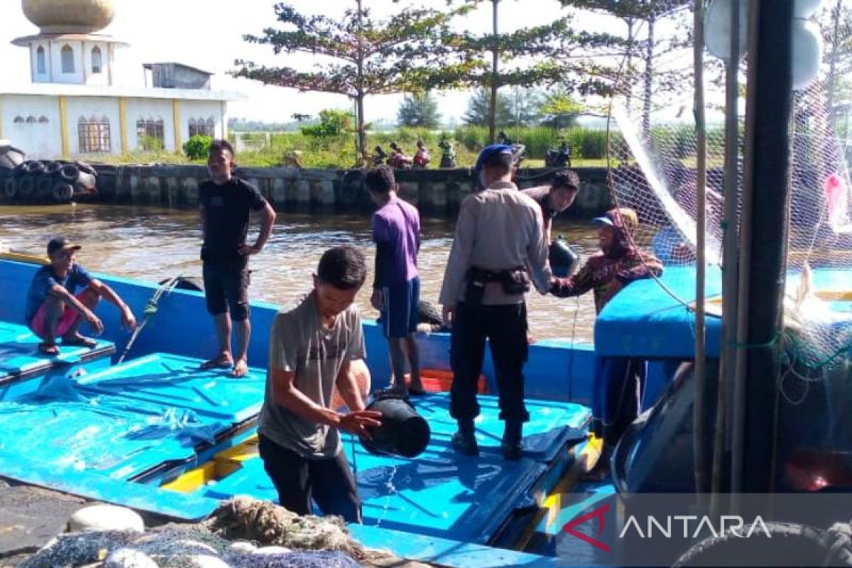 Satpol Airud Aceh Barat tingkatkan patroli cegah premanisme bagi nelayan