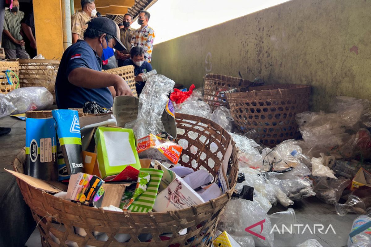 Seluruh RW di Yogyakarta ditargetkan miliki bank sampah