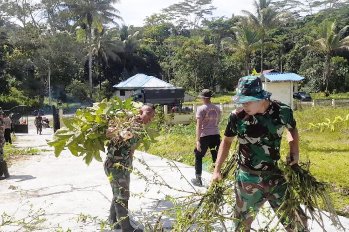 TNI - Polri bersihkan Kampung Sabah di Maybrat