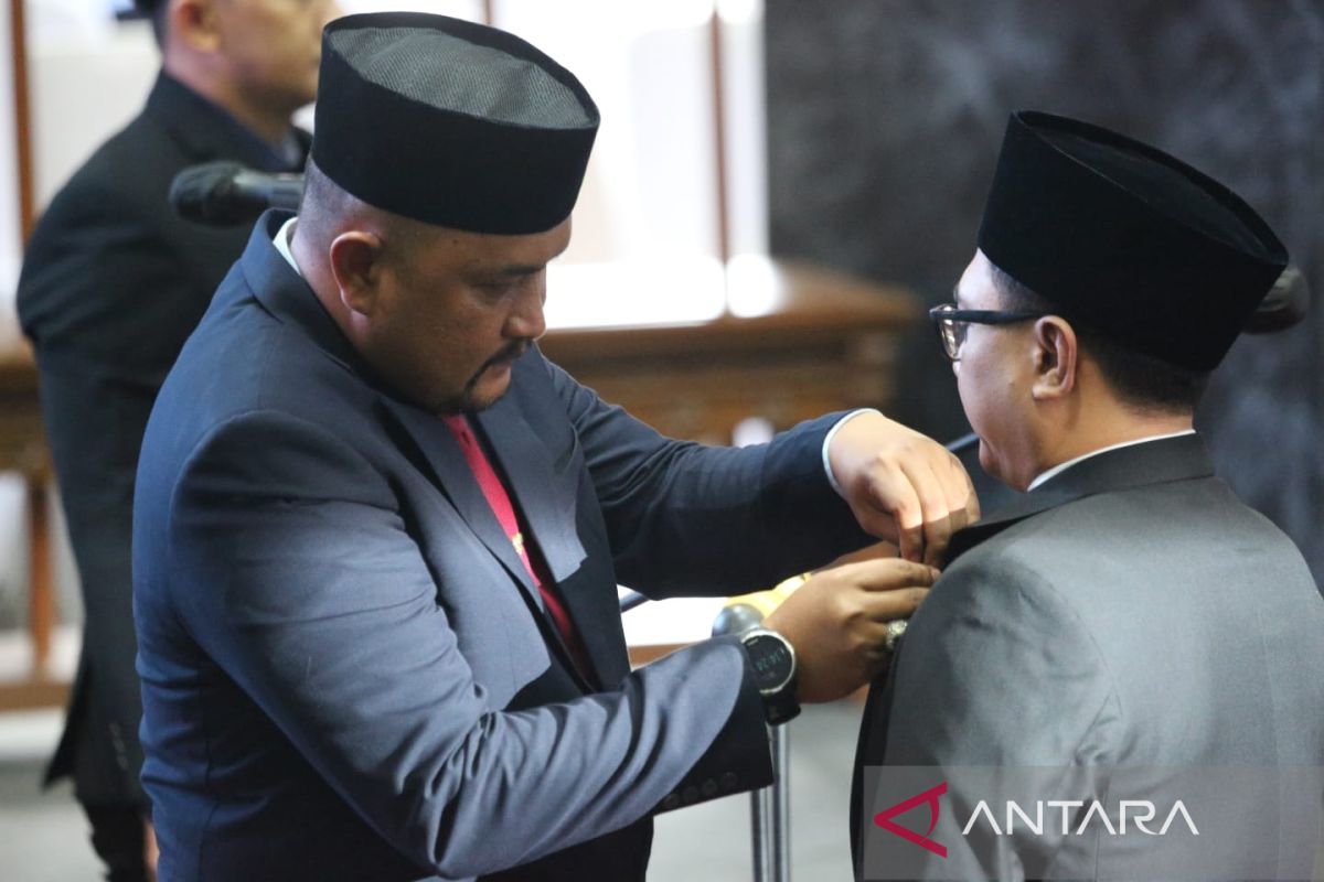 Ketua DPRD Bogor melantik anggota dewan PAW Rudi Setiawan