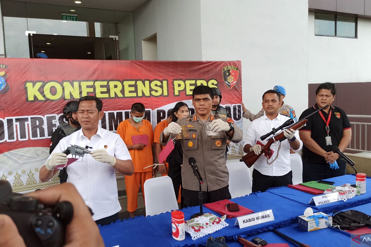 Miliki senjata api, dua pria di Riau diciduk polisi