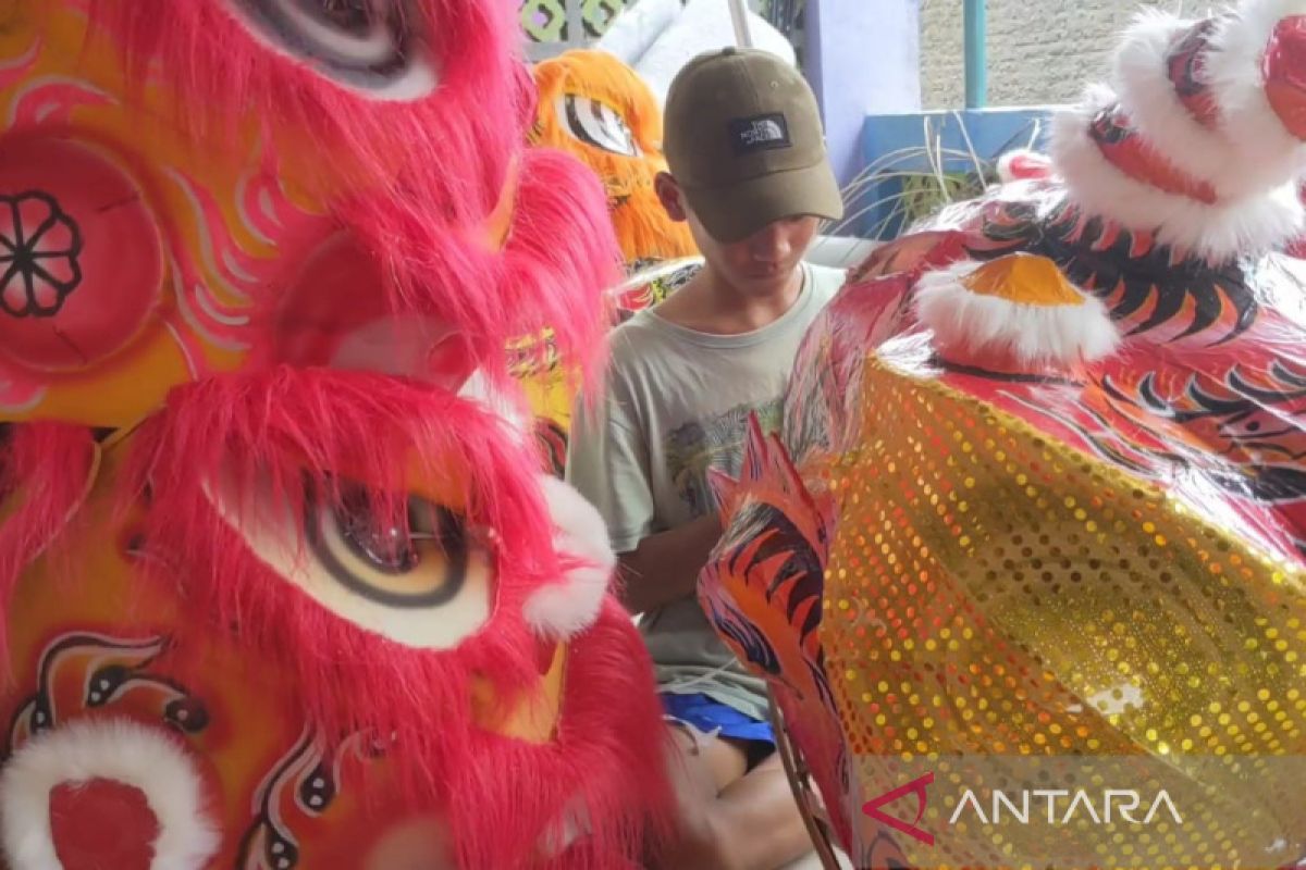 Perajin Barongsai Cirebon kembali terima pesanan dari berbagai daerah jelang Imlek