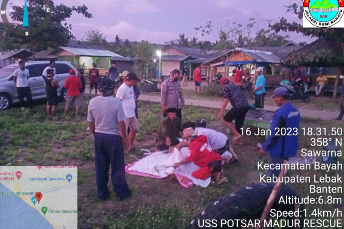 Tim SAR temukan wisatawan Tangerang yang  terseret ombak Ciantir meninggal