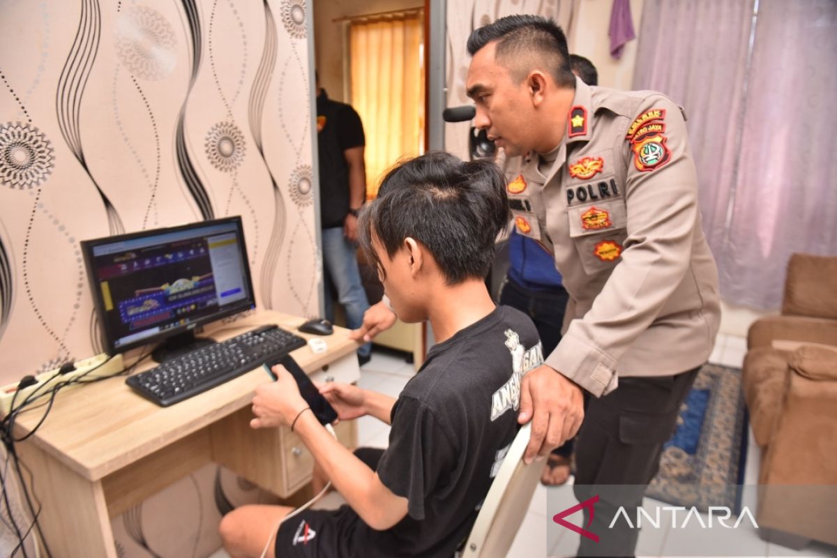 Polisi ungkap praktik judi online Cengkareng dikendalikan dari Kamboja