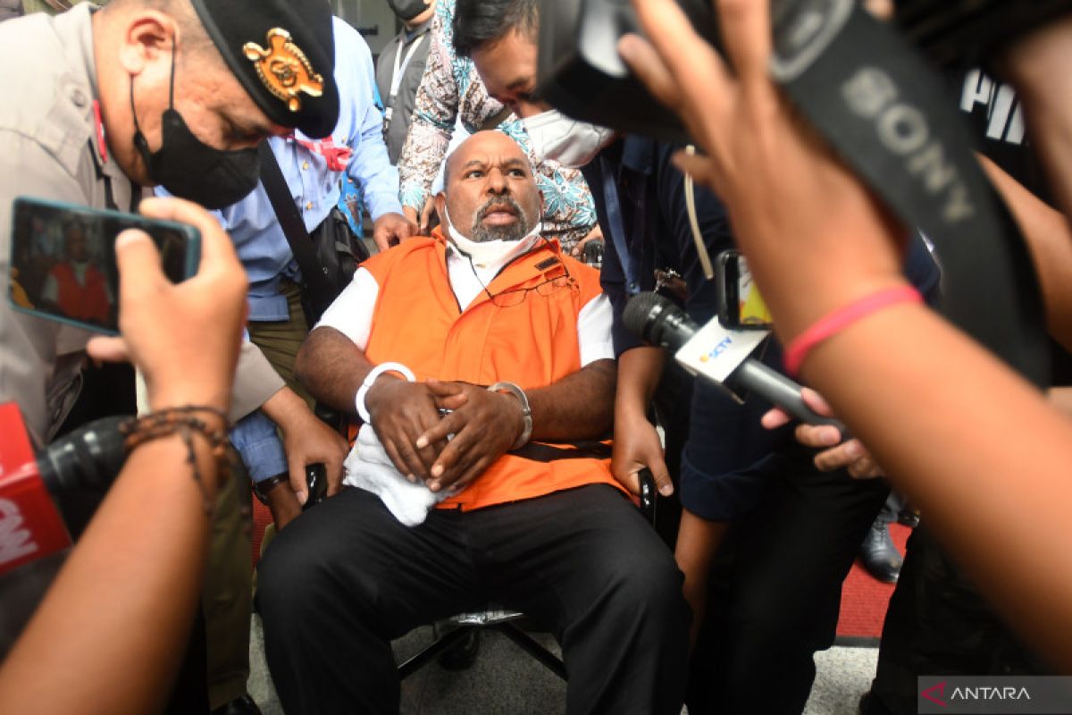 KPK kembali tahan Gubernur Papua nonaktif Lukas Enembe di rumah tahanan