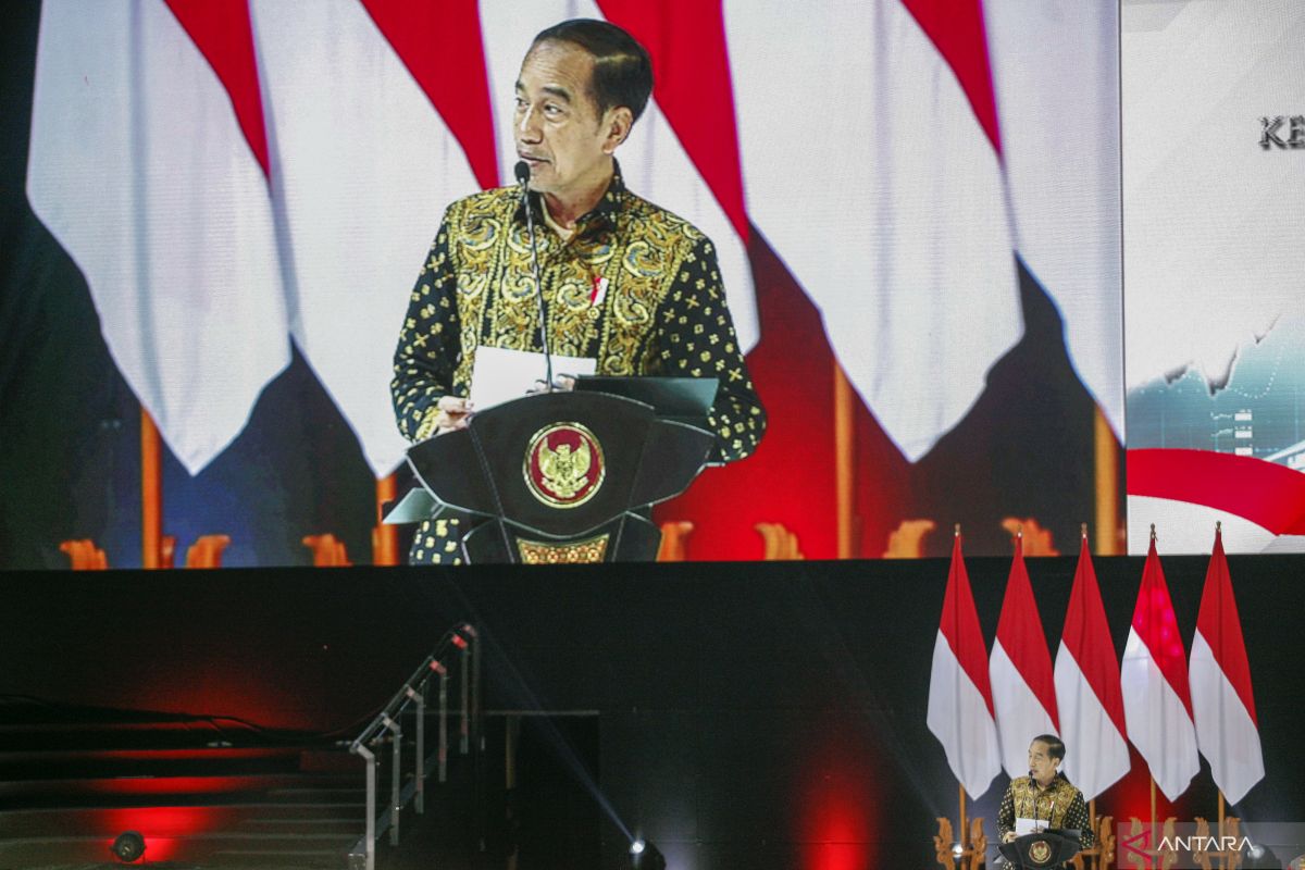 Jokowi minta kepala daerah tidak terima data 'Asal Bapak Senang'