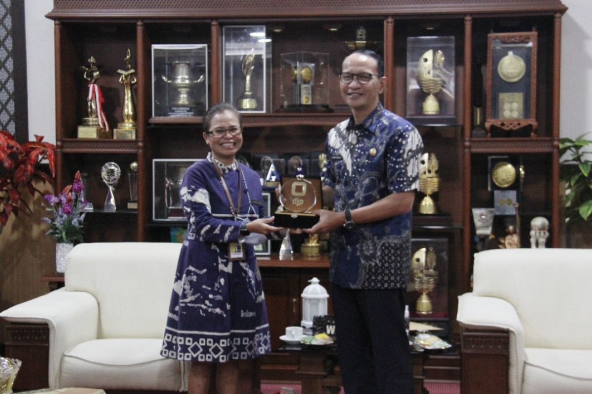 KPP Mataram Barat sinergi dengan Pemkot Mataram tingkatkan kesadaran Wajib Pajak