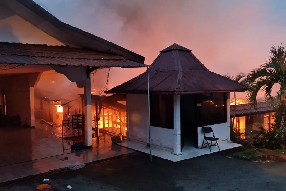 Kebakaran rumah dinas Kapolda Papua diduga akibat arus pendek