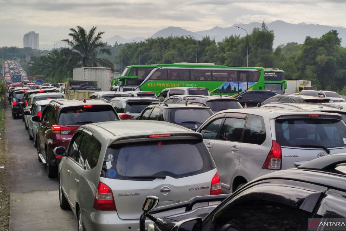 Sentul macet, ada Rakornas Kepala Daerah se-Indonesia