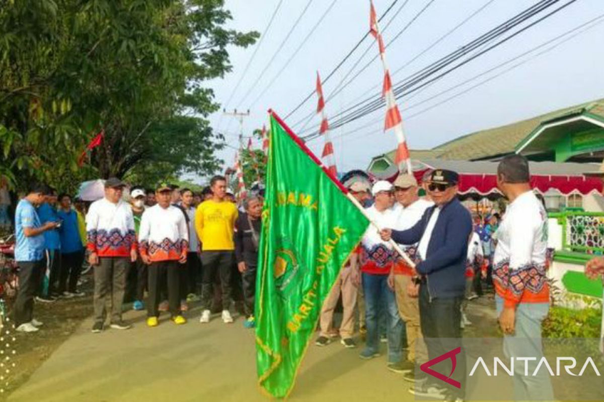 Penjabat Bupati Batola : Jalan sehat baik dilakukan untuk memperkuat keakraban