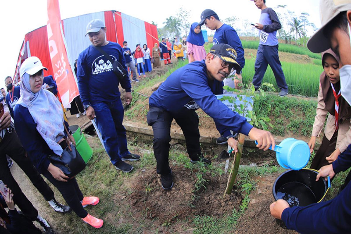 Kilang Cilacap tanam 1.000 pohon di lokasi rawan bencana