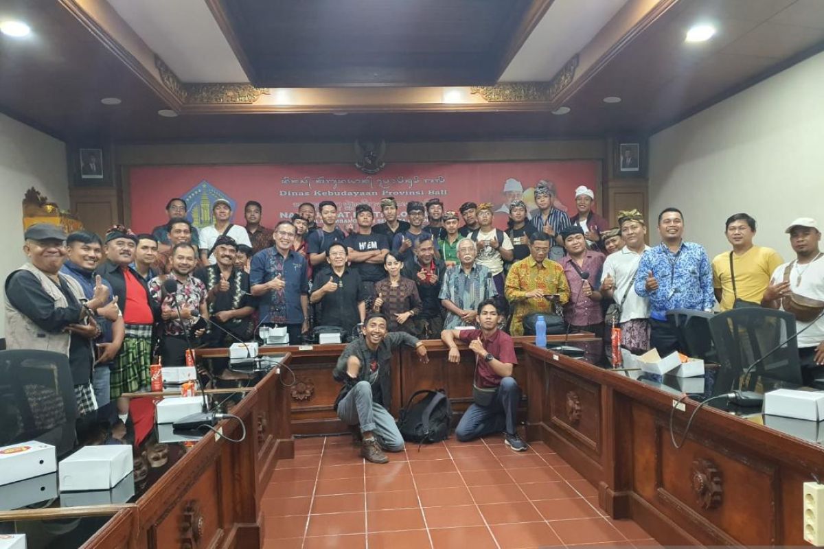 26 Komunitas Bondres bersaing dalam lomba angkat eksistensi arak Bali
