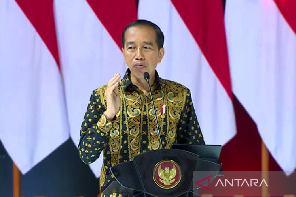 Jokowi ibaratkan tangani pandemi di Indonesia bak "total football"
