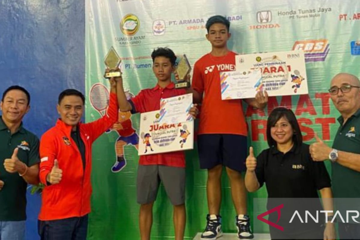 Siswa SMP 2 Sungailiat sabet medali emas Kejurnas tenis di Magelang