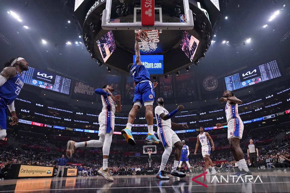 Clippers menang 122-116 atas Rockets setelah tertinggal 20 poin