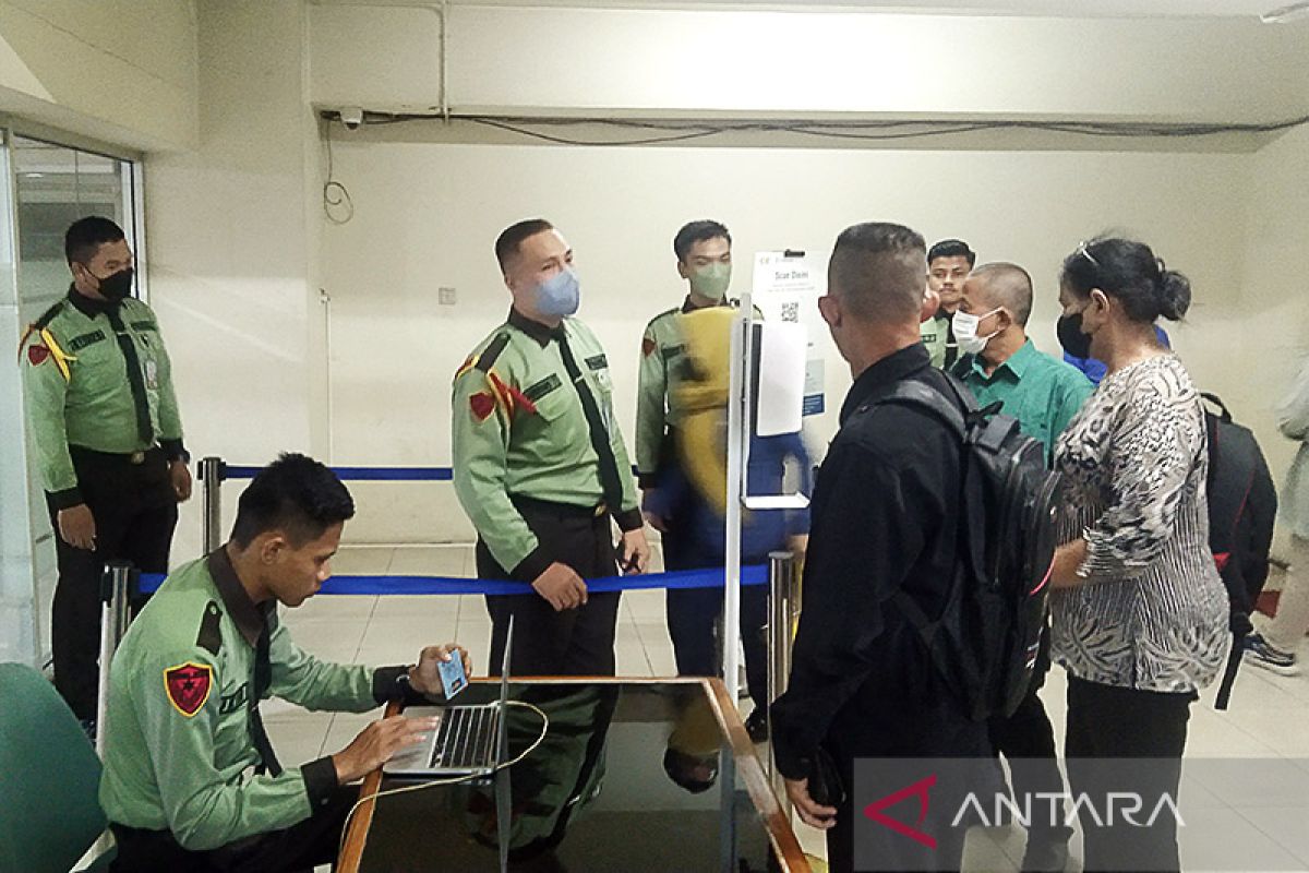 Petugas Pamdal larang wartawan masuk gedung DPRD DKI