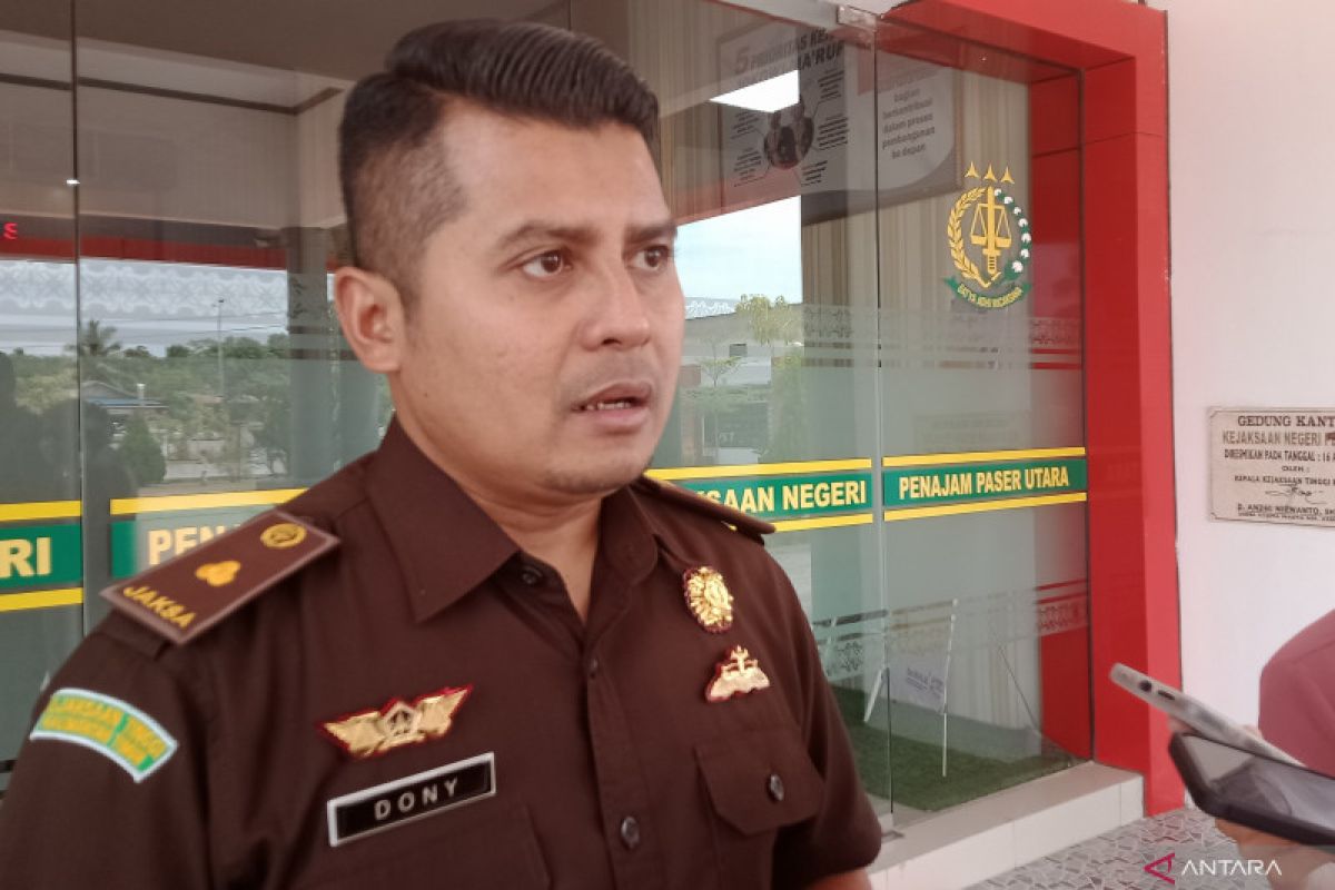 KPK kembalikan barang bukti kasus suap  Abdul Gafur Mas'ud yang disita