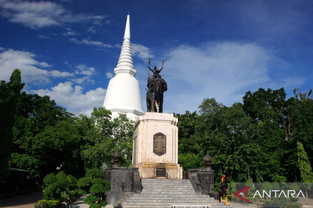 Thailand peringati hari Don Chedi dan Pameran Palang Merah Suphan Buri