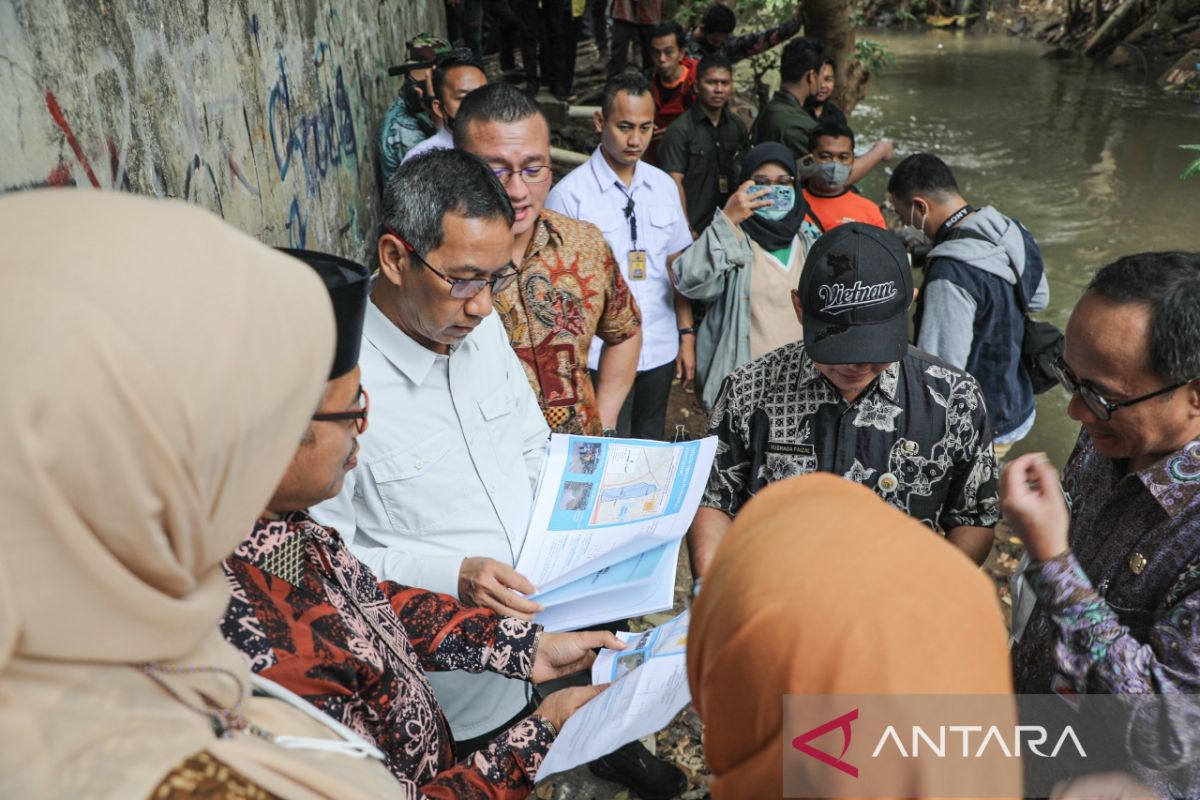 Jakarta plans to complete 942 flood-handling projects by April