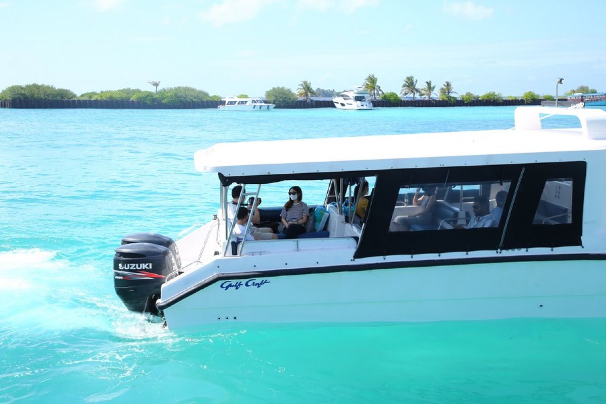 Maladewa sambut wisatawan China dengan penghormatan meriam air