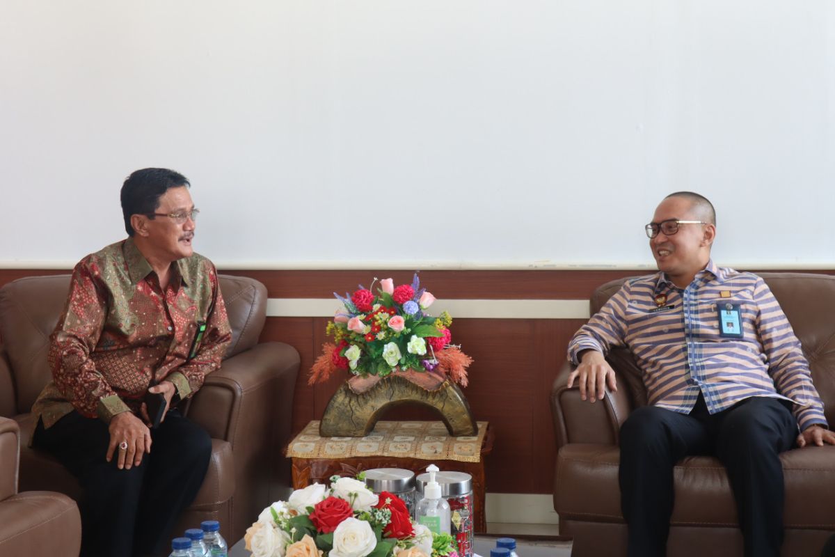 Ronald Lumbuun kunjungi Pengadilan Tinggi Manado perkuat sinergitas