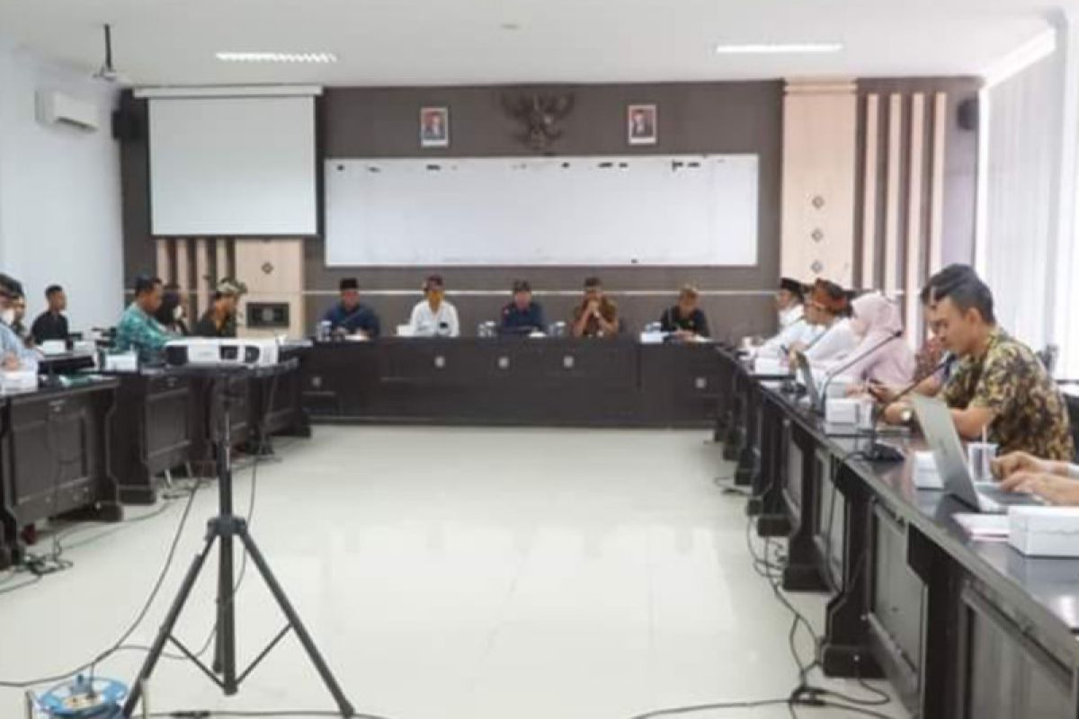 Pemkab Lombok Timur NTB tetap fokus pemberantasan rentenir