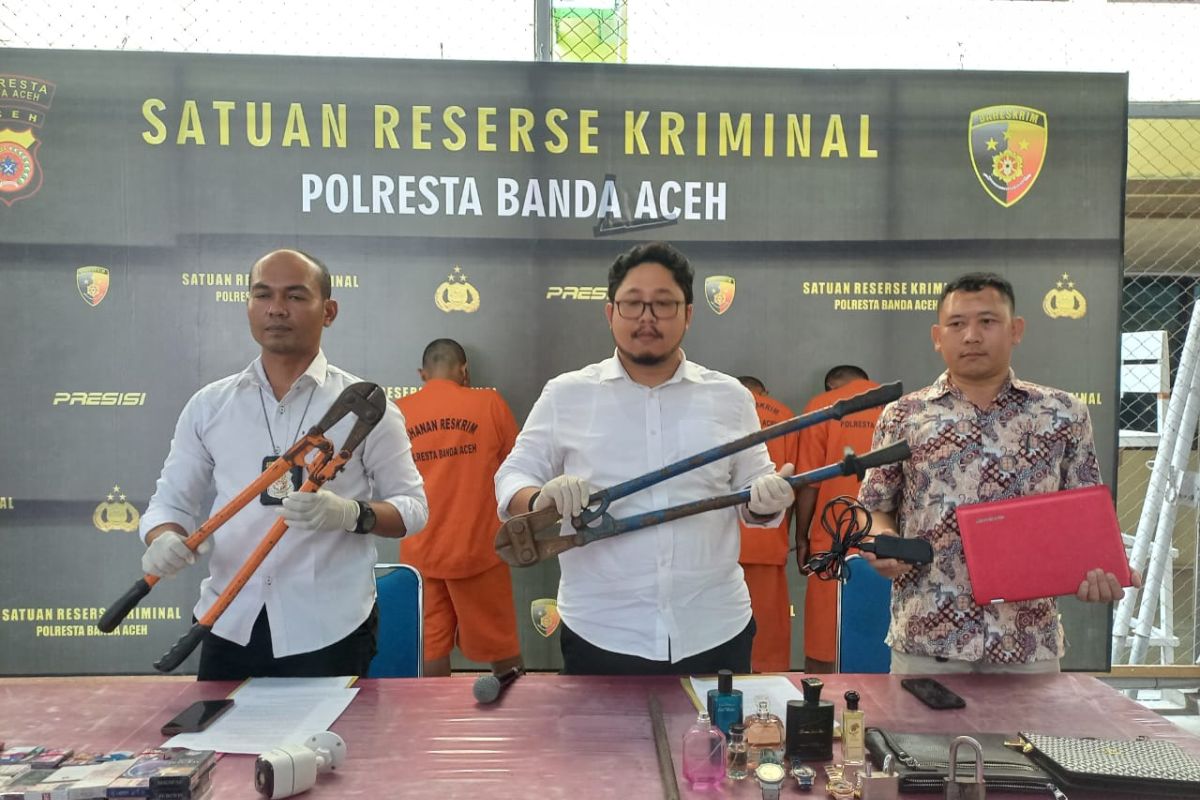 Pria Aceh Besar tertangkap tangan mencuri pemilik kios