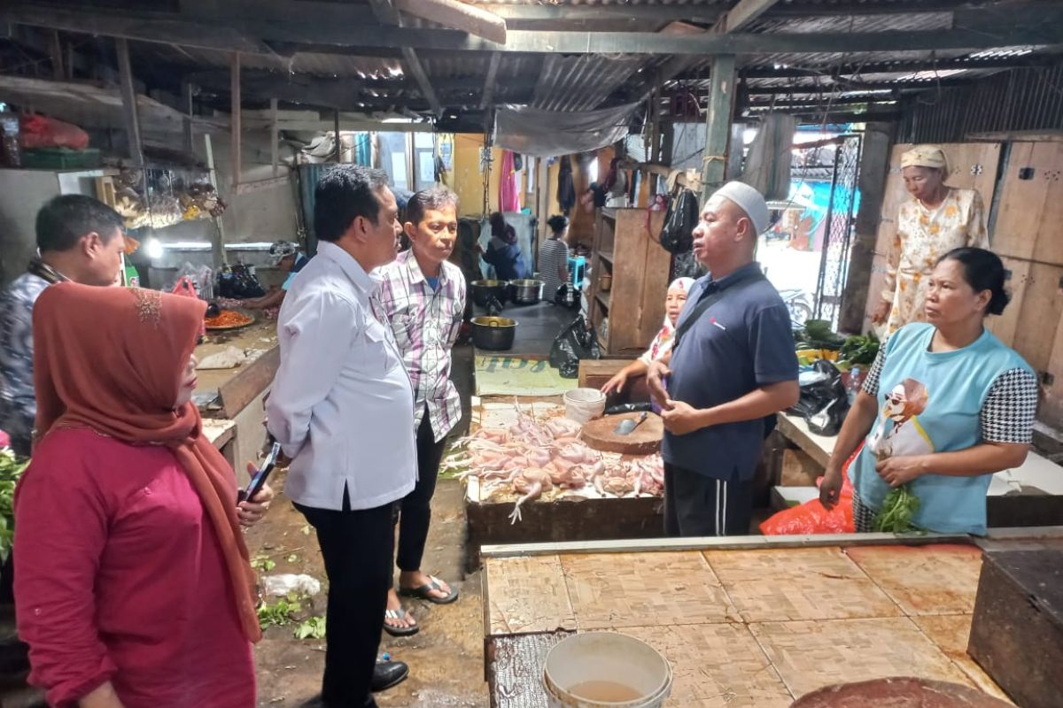 Dirut Perumda Pasar Sidak Pasar Cendrawasih jaring keluhan pedagang