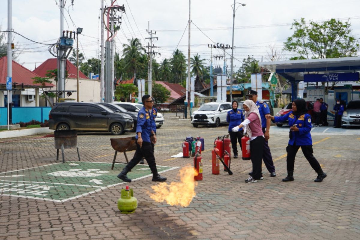 Peringati Bulan K3 Nasional 2023, PLN Solok Gelar Pelatihan Dan ...