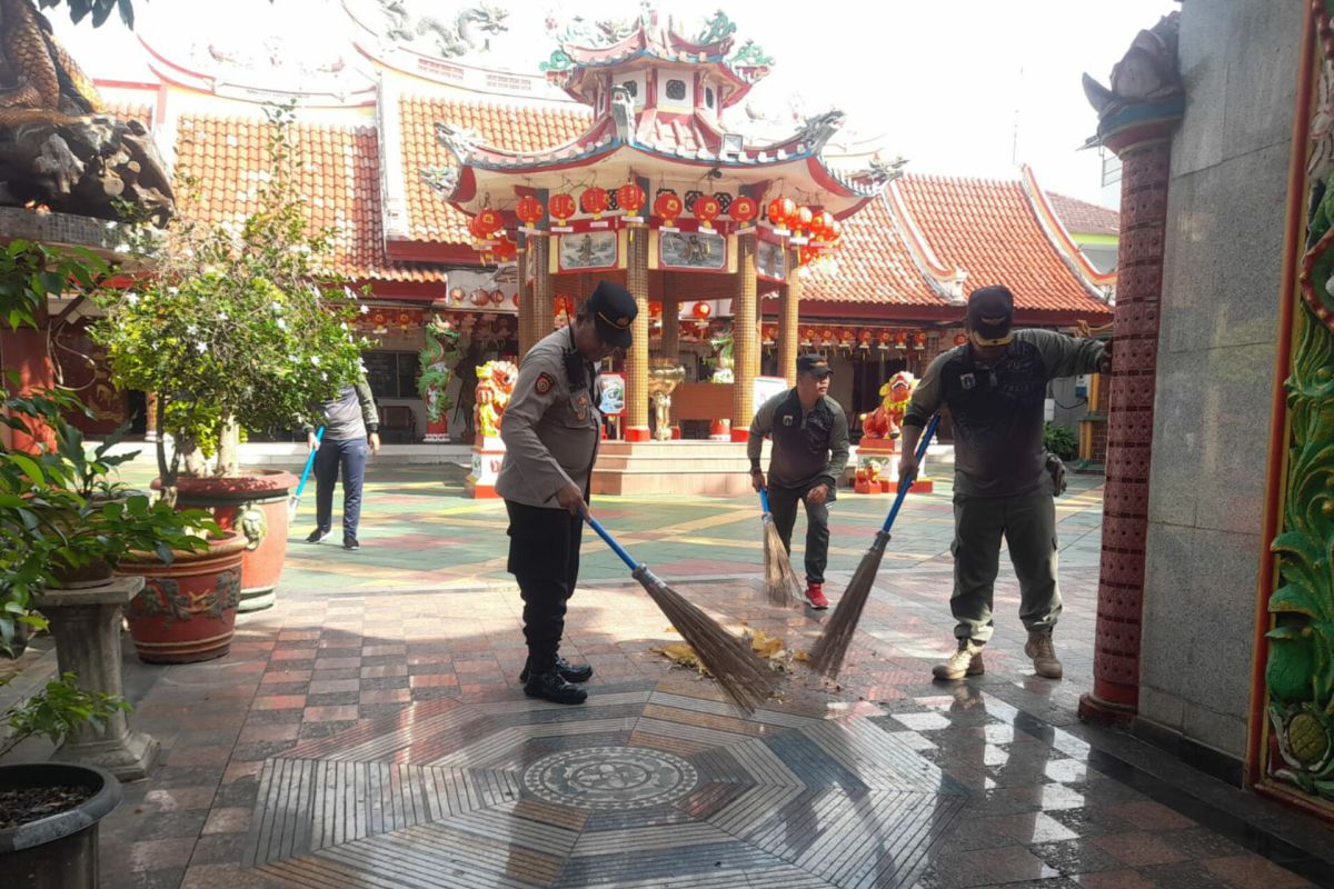 Kriminal kemarin, penjagaan vihara sampai penindakan knalpot bising